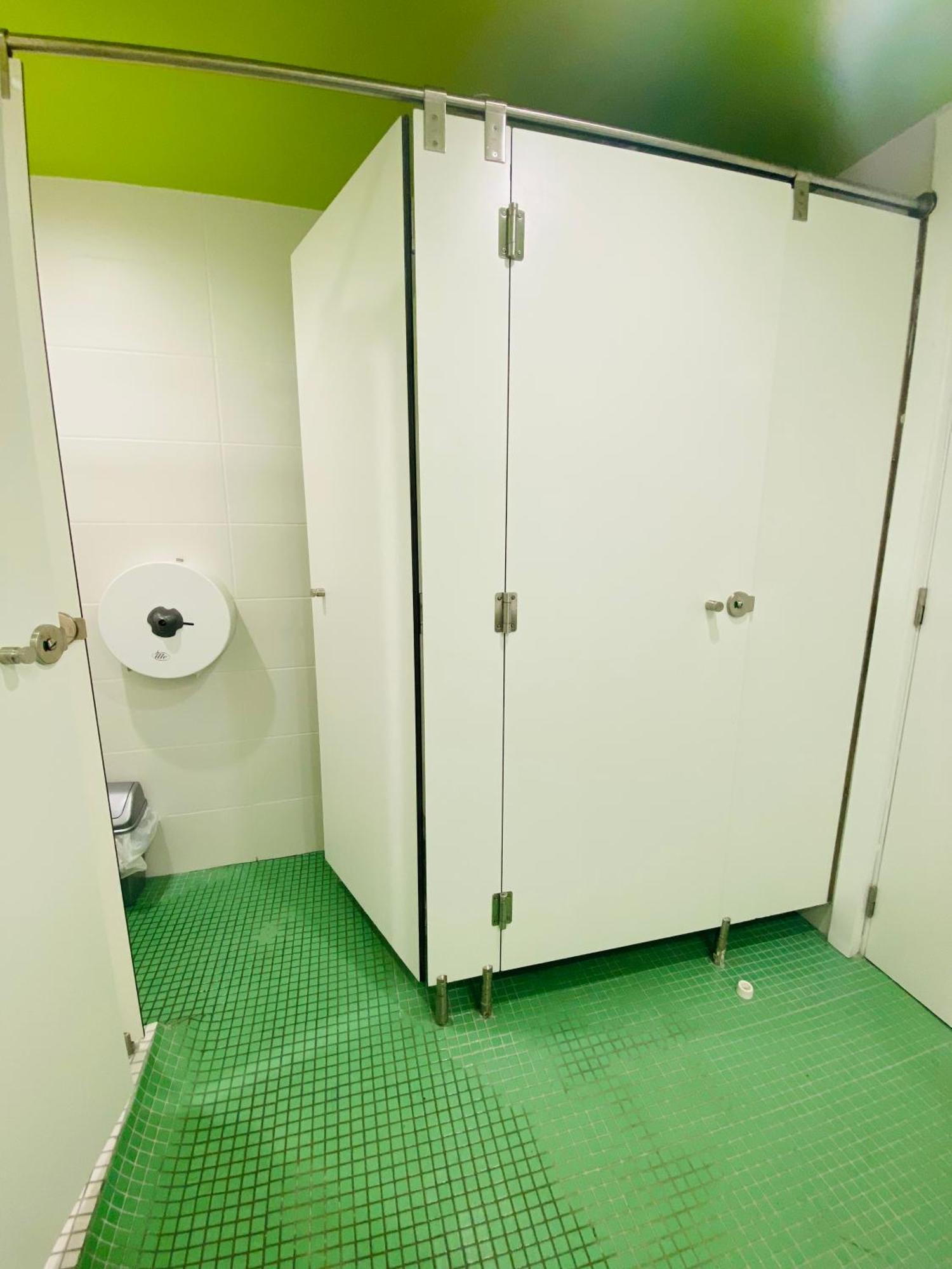 Hostel We Street - El Arenal-albergue Juvenil *